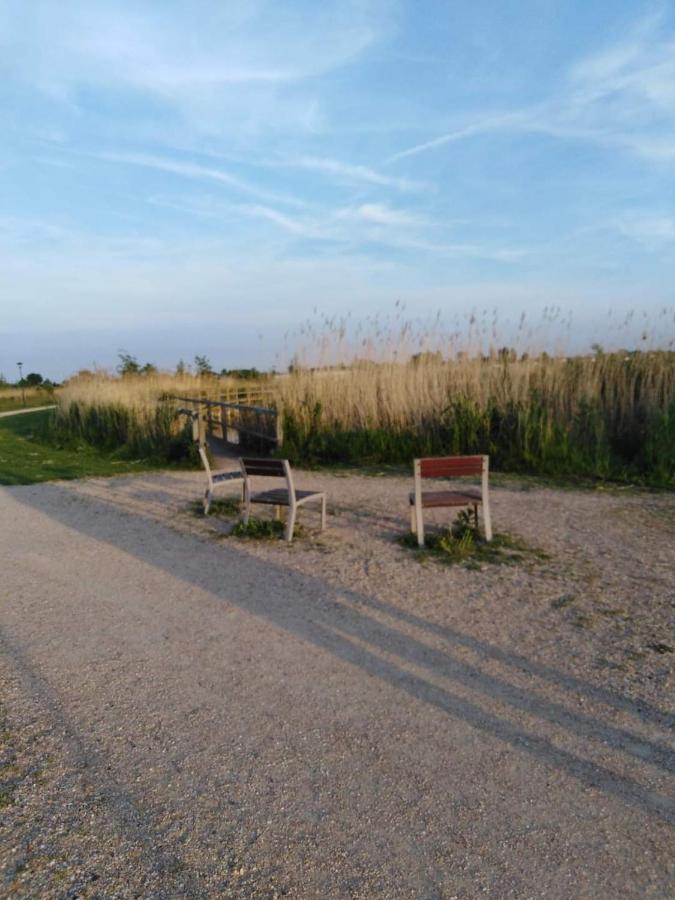 Luxueuze Stacaravan In Bredene Met Eigen Terras En Tuintje Exterior foto